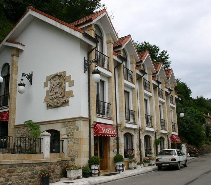 Hotel De Borlena Exteriör bild